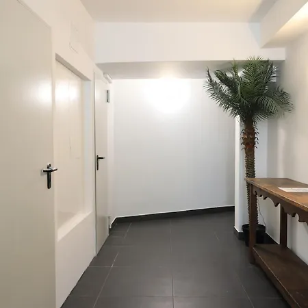 06 Apartment *